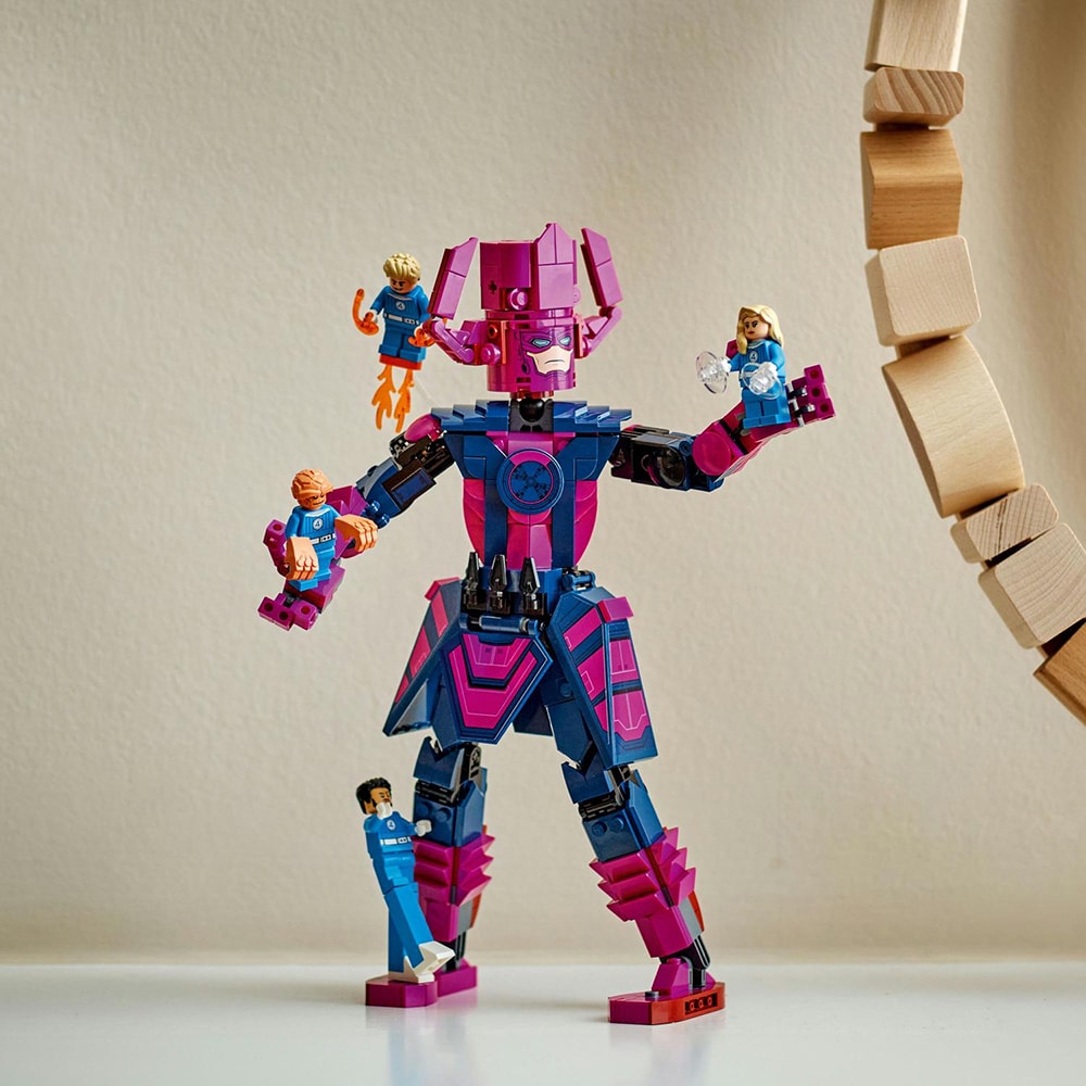LEGO Marvel: Figurina de constructie - Cei patru fantastici vs. Galactus 76316, 9 ani+, 427 piese
