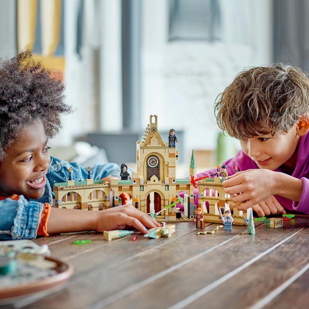 LEGO Harry Potter: Batalia de la Hogwarts 76415, 9 ani+, 730 piese