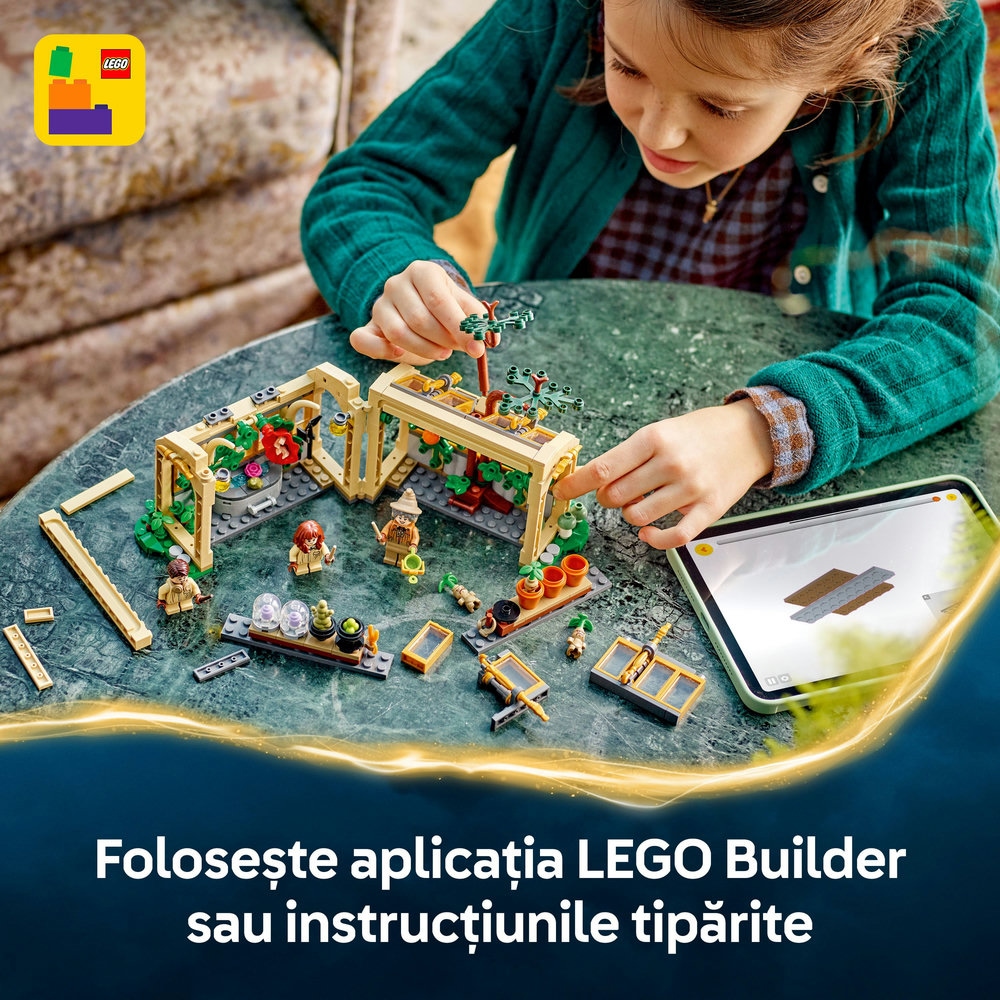 LEGO Harry Potter: Castelul Hogwarts - Lectia de ierbologie 76445, 8 ani+, 390 piese