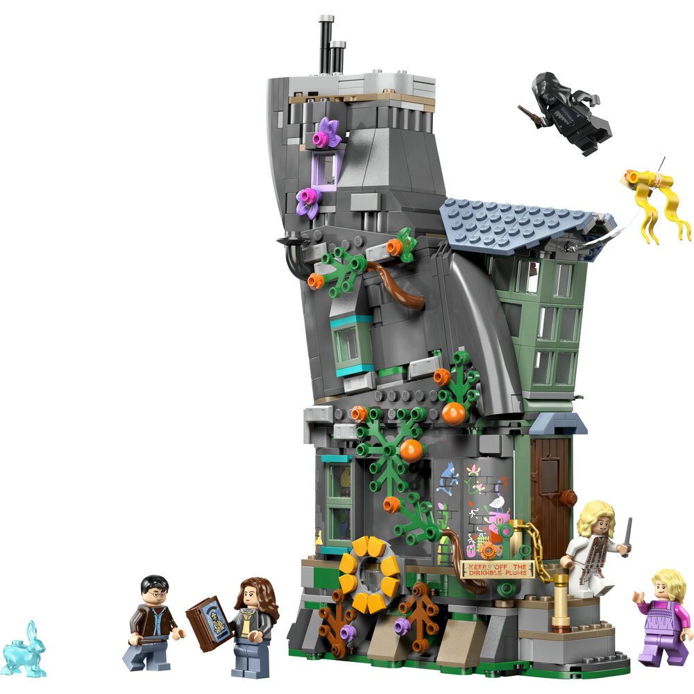 LEGO Harry Potter: Casa Lunei Lovegood 76467, 10 ani+, 764 piese