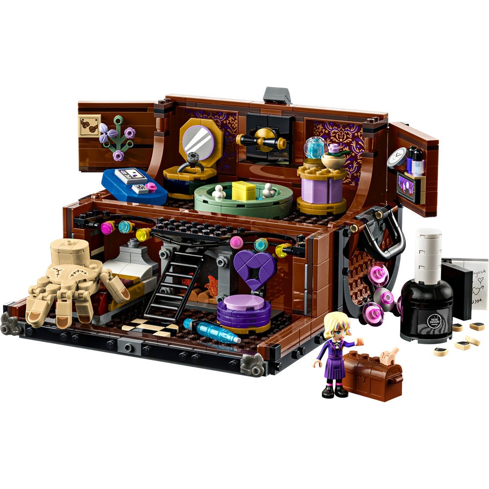 LEGO Wednesday: Apartamentul lui Mana 76785, 10 ani+, 828 piese