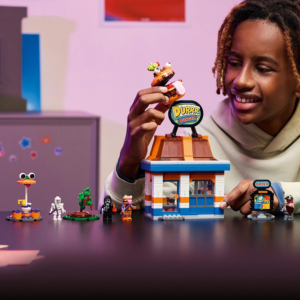 LEGO Fortnite: Restaurantul Durrr Burger 77076, 10 ani+, 546 piese