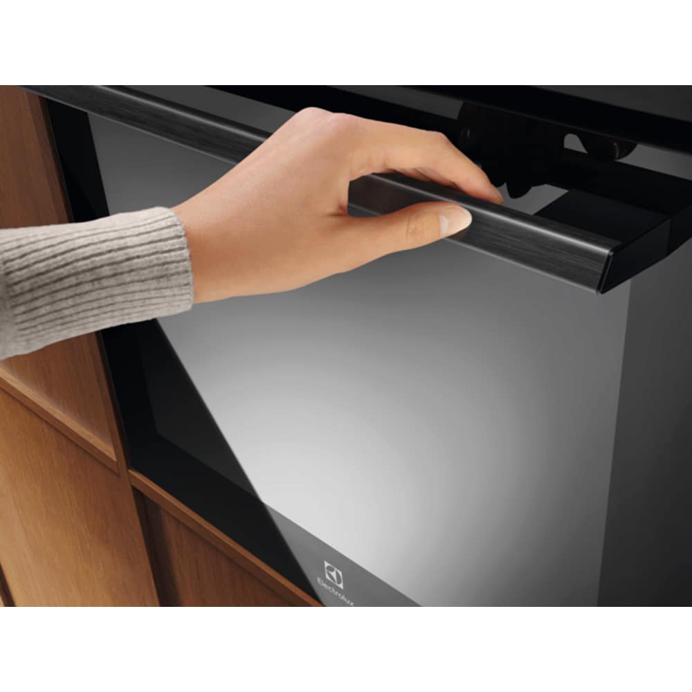 Cuptor incorporabil ELECTROLUX LOE9P3XZ, Electric, Autocuratare pirolitica, 71 l, Clasa A++, Wi-Fi, negru