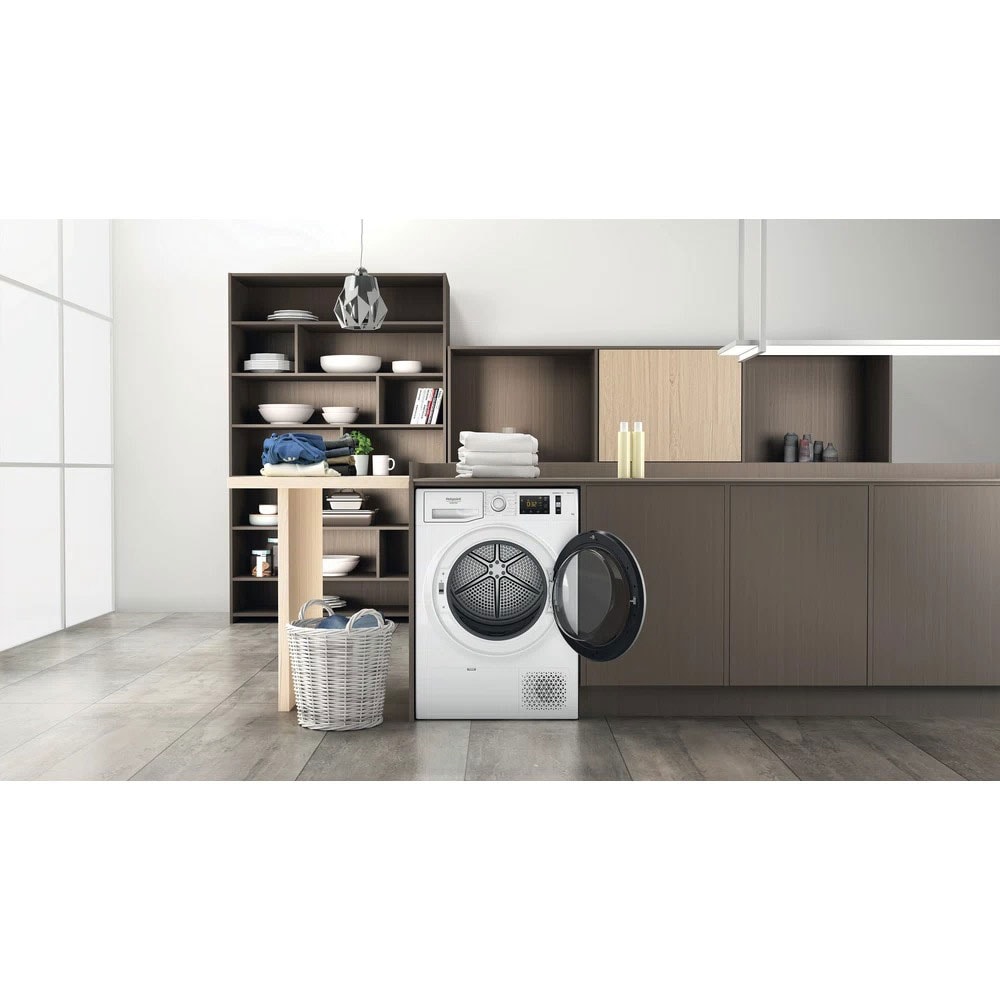 Uscator de rufe HOTPOINT NT M11 82SK EU, Pompa de caldura, 8 kg, 15 programe, Clasa E, alb
