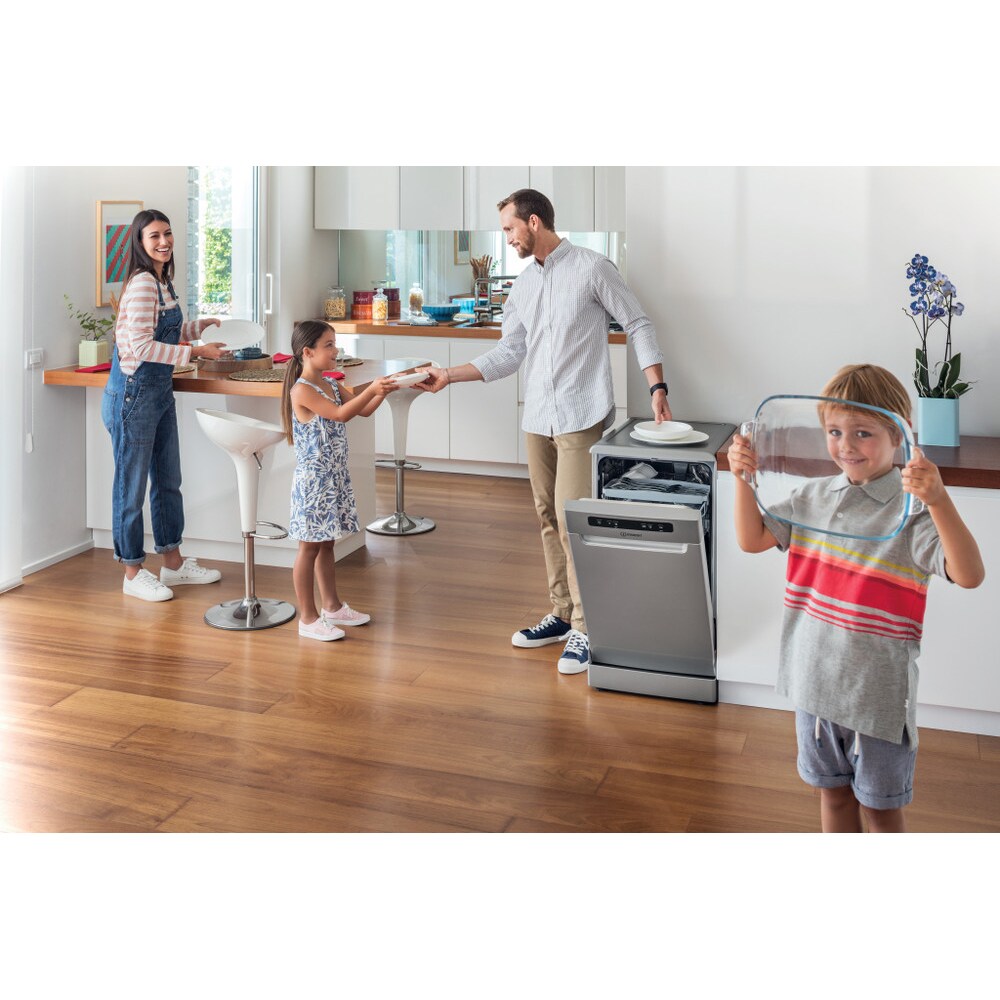 Masina de spalat vase independenta INDESIT DSFO 3T224 C S, 10 seturi, 9 programe, 45 cm, Clasa E, argintiu