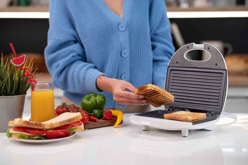 Sandwich maker MYRIA MY4108, 750W, alb 