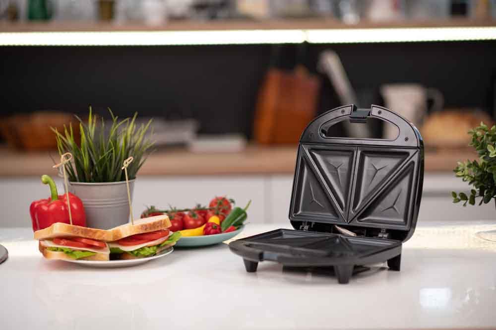 Sandwich maker MYRIA MY4469BK, 750W, negru