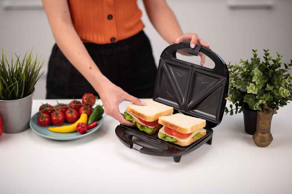 Sandwich maker MYRIA MY4469BK, 750W, negru