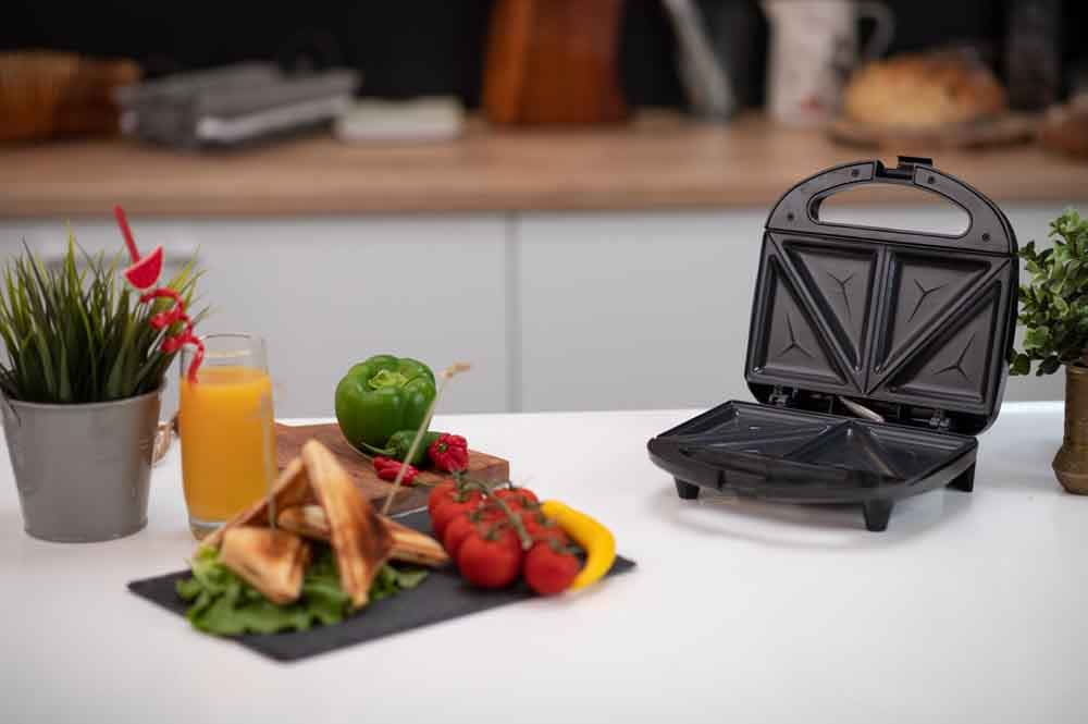 Sandwich maker MYRIA MY4469BK, 750W, negru