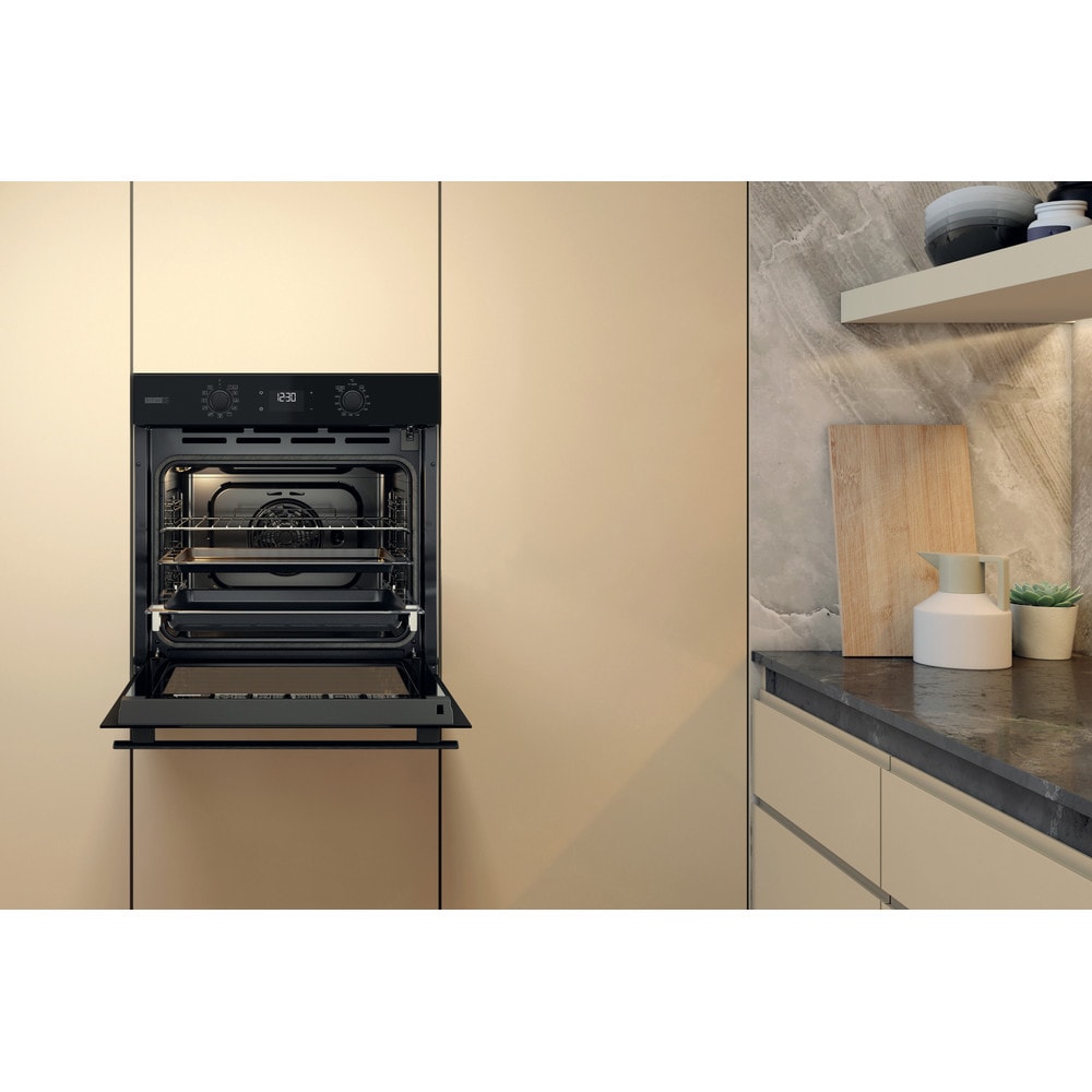 Cuptor incorporabil WHIRLPOOL OMSR58RU1SB, Electric, Gatire cu abur, Autocuratare pirolitica + hidrolitica, 71 l, Clasa A+, negru