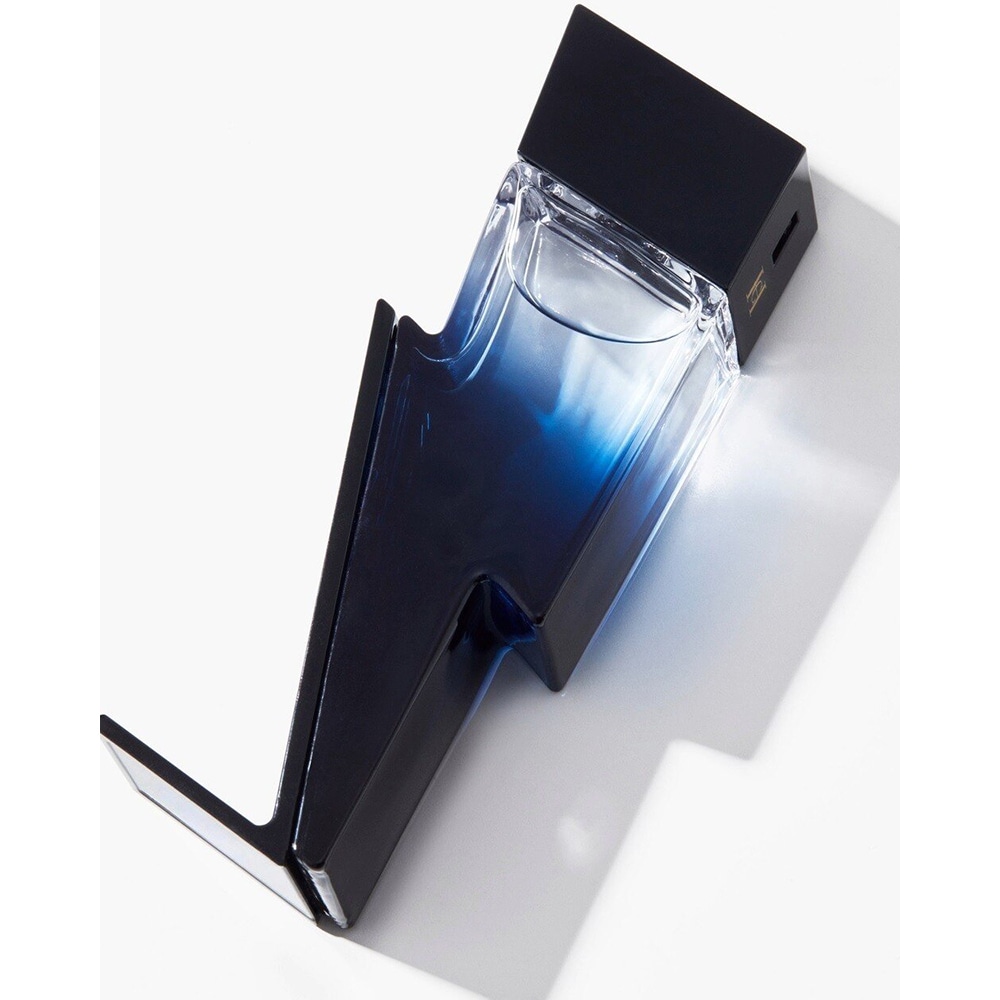 Set cadou CAROLINA HERRERA Bad Boy Cobalt: Apa de parfum, 100ml + Gel de dus, 100ml