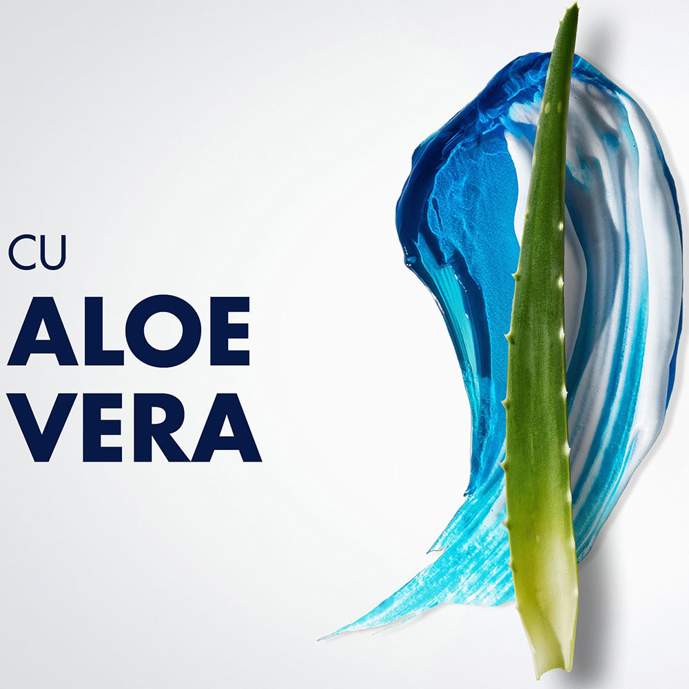 Set ingrijire GILLETTE Sensor3: Aparat de ras + 5 rezerve + Gel de ras Sensitive, 75ml