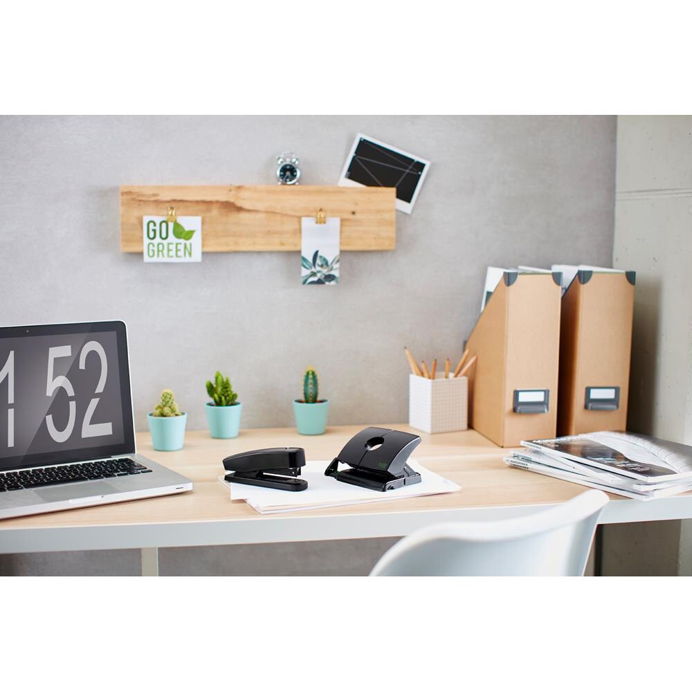 Perforator NOVUS B230 re+new, 30 coli, 2 perforatii, negru