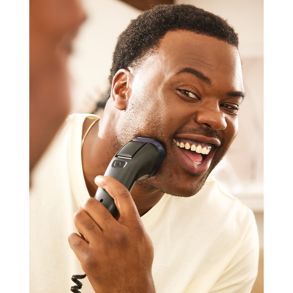 Aparat de ras REMINGTON R3002, retea, 3 elemente de taiere, negru