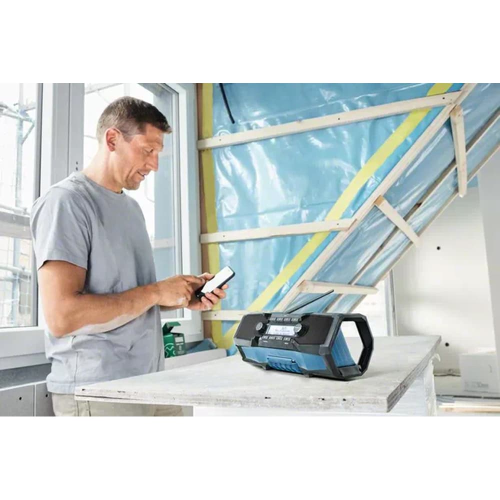 Radio portabil pentru santier Bosch Professional GPB 18V-2 SC, FM/DAB+, Bluetooth, albastru