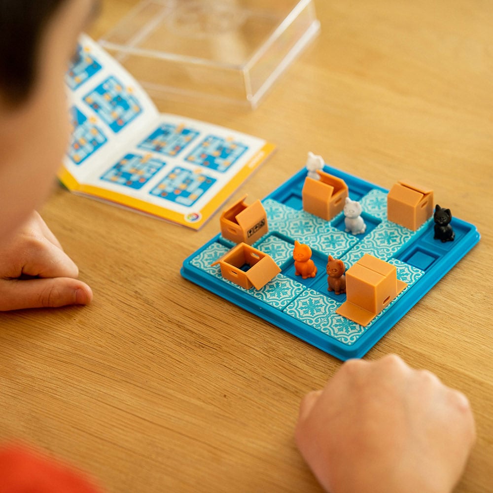 Joc de societate SMART GAMES Cats and Boxes SG450RO, 7 ani+, 1 jucator