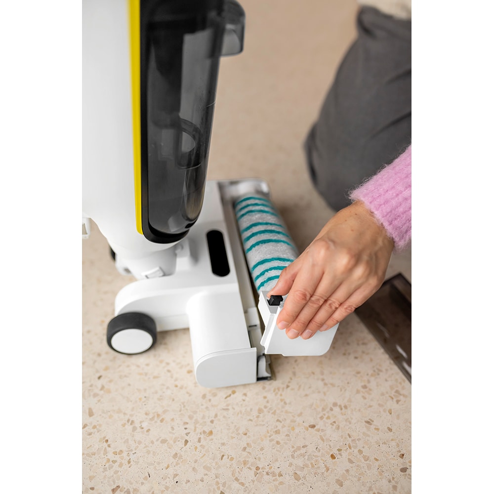 Aspirator vertical cu spalare KARCHER FCV 4 Home&Pet 1.056-137.0, 0.75l, autonomie max 45 min, Tehnologie Hygienic Spin, alb-negru