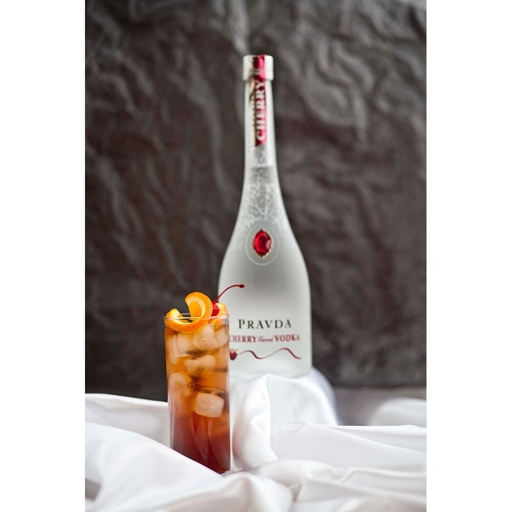 Vodka Pravda Cherry Flavoured, 0.7L