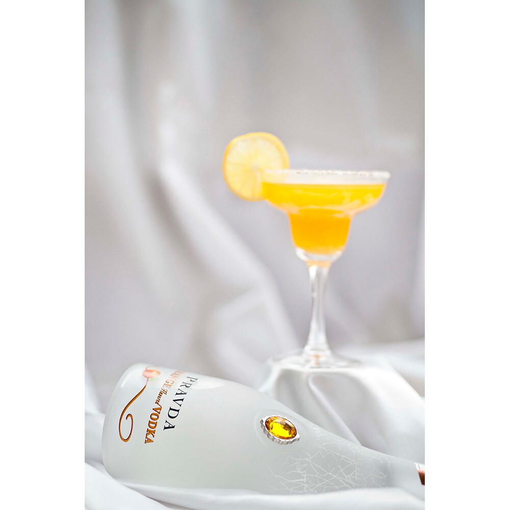 Vodka Pravda Orange Flavoured, 0.7L