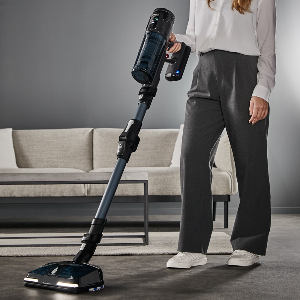 Aspirator vertical ROWENTA X-Force 13.6 RH9AD1WO, 0.65l, autonomie max 60 min, albastru-negru