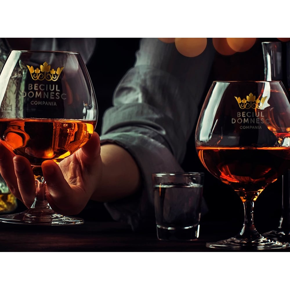 Set Vinars Miorita VSOP, 0.7L + 2 pahare