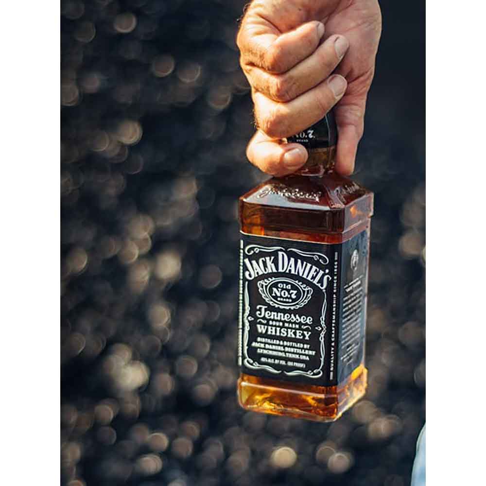 Whisky Jack Daniel's, 1L, prezinta picurator