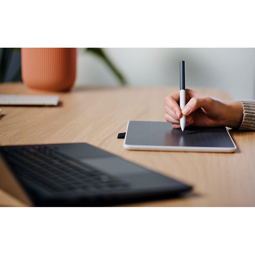 Tableta grafica WACOM One S Pen Tablet, negru-alb