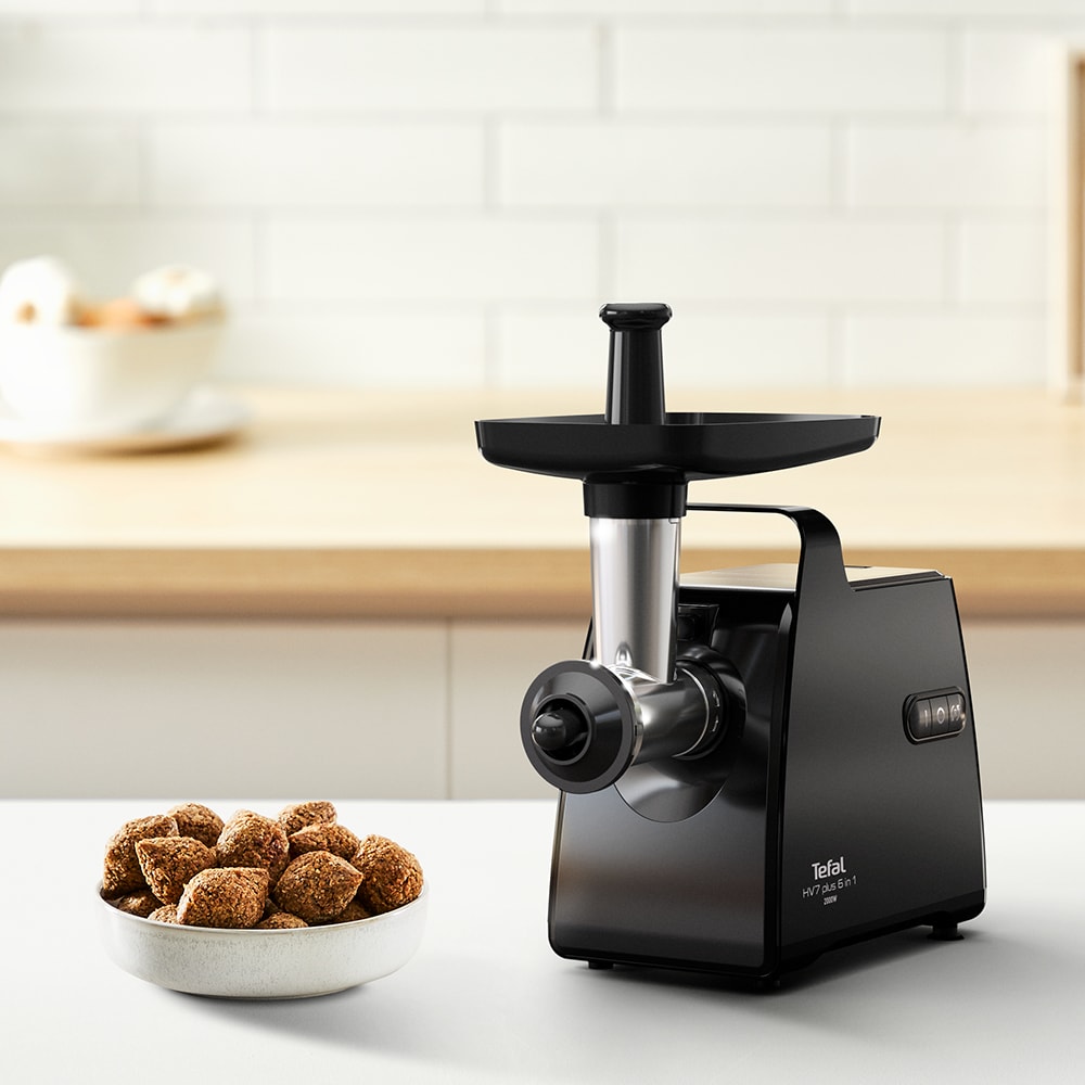 Masina de tocat carne TEFAL NE553838, 2.8kg/min, 2000W, accesoriu carnati/suc de rosii/kebbe, negru