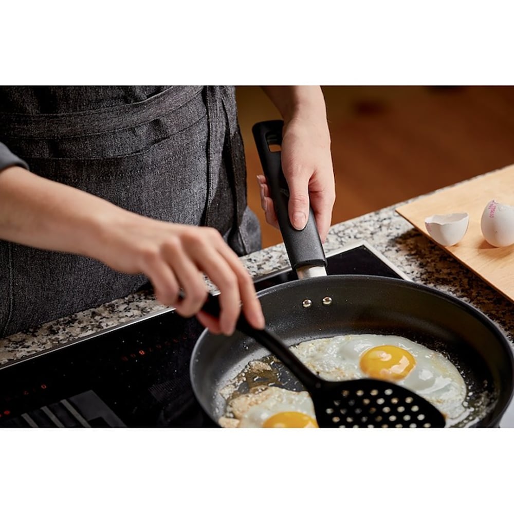 Tigaie antiaderenta FISKARS Hard Face, 30 cm, aluminiu, negru