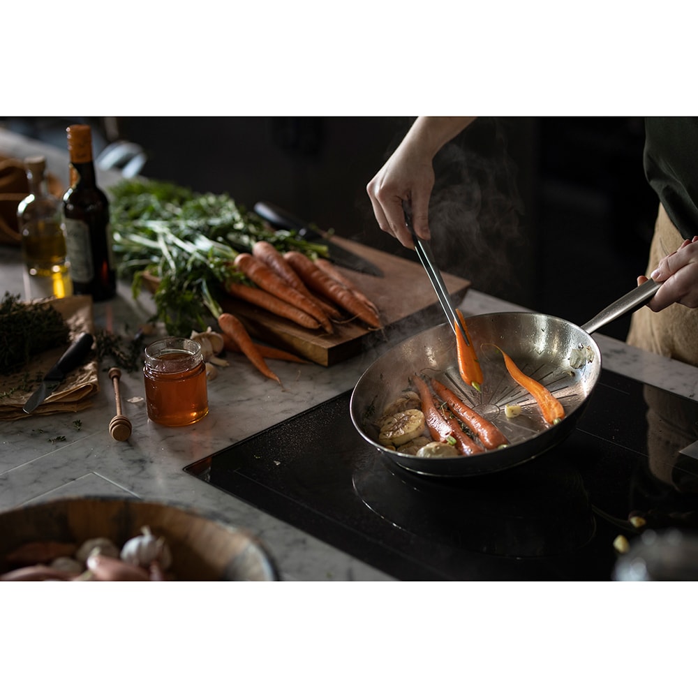 Tigaie FISKARS All Steel Pure, 28 cm, otel inoxidabil, argintiu