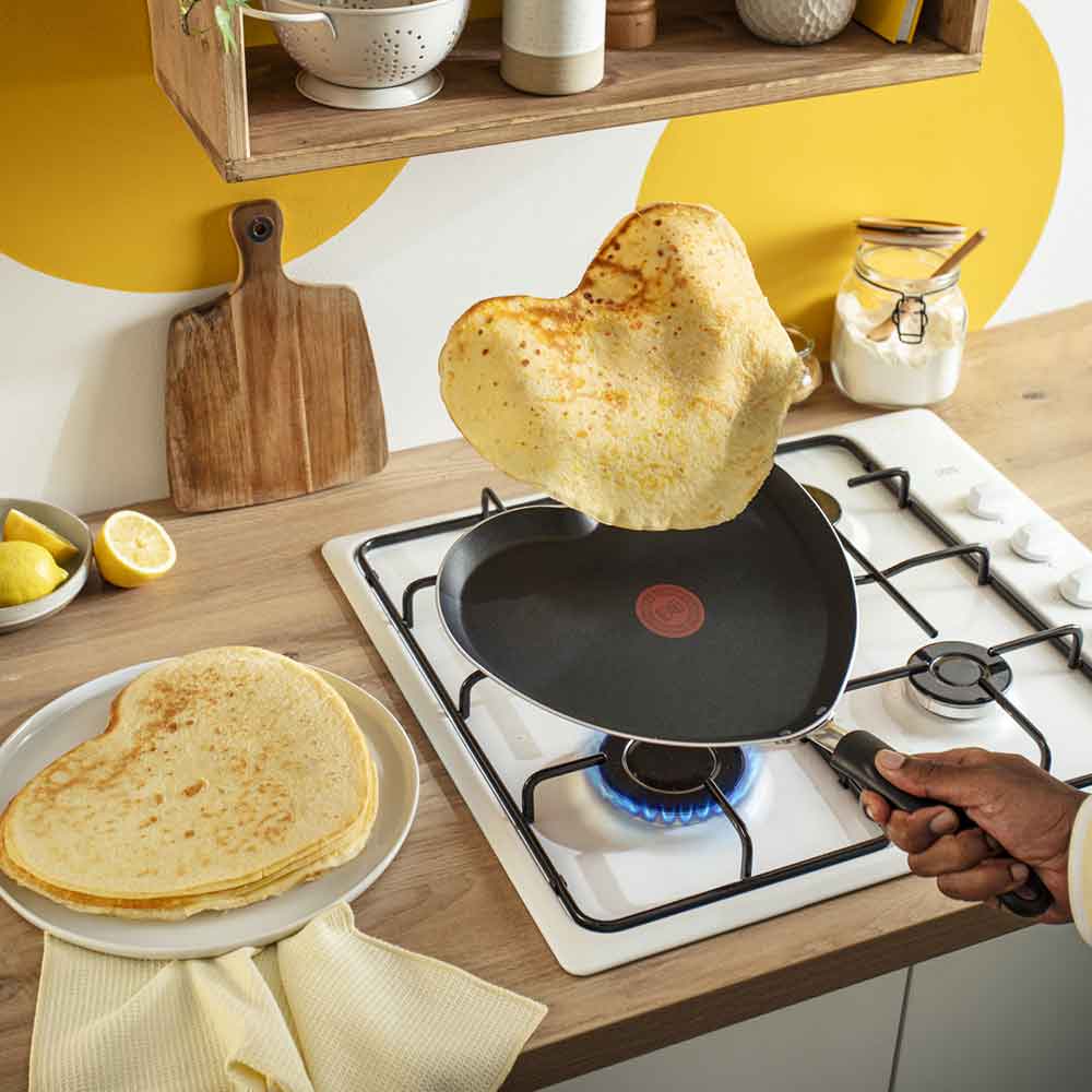 Tigaie clatite TEFAL Inima B0141002, 25 cm, aluminiu, Thermo-Signal, invelis antiaderent, rosu