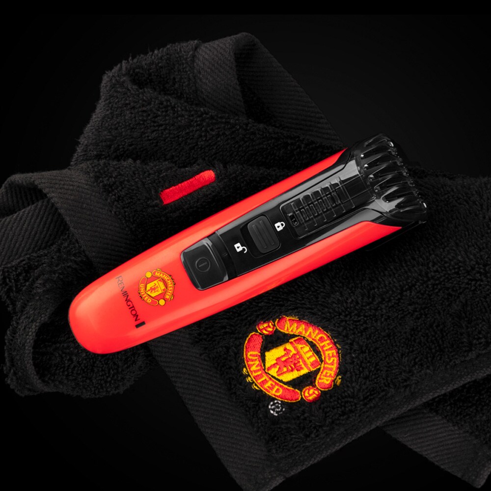 Aparat de tuns barba REMINGTON Beard Boss Manchester United Edition MB4128, acumulator, 40 min autonomie, rosu