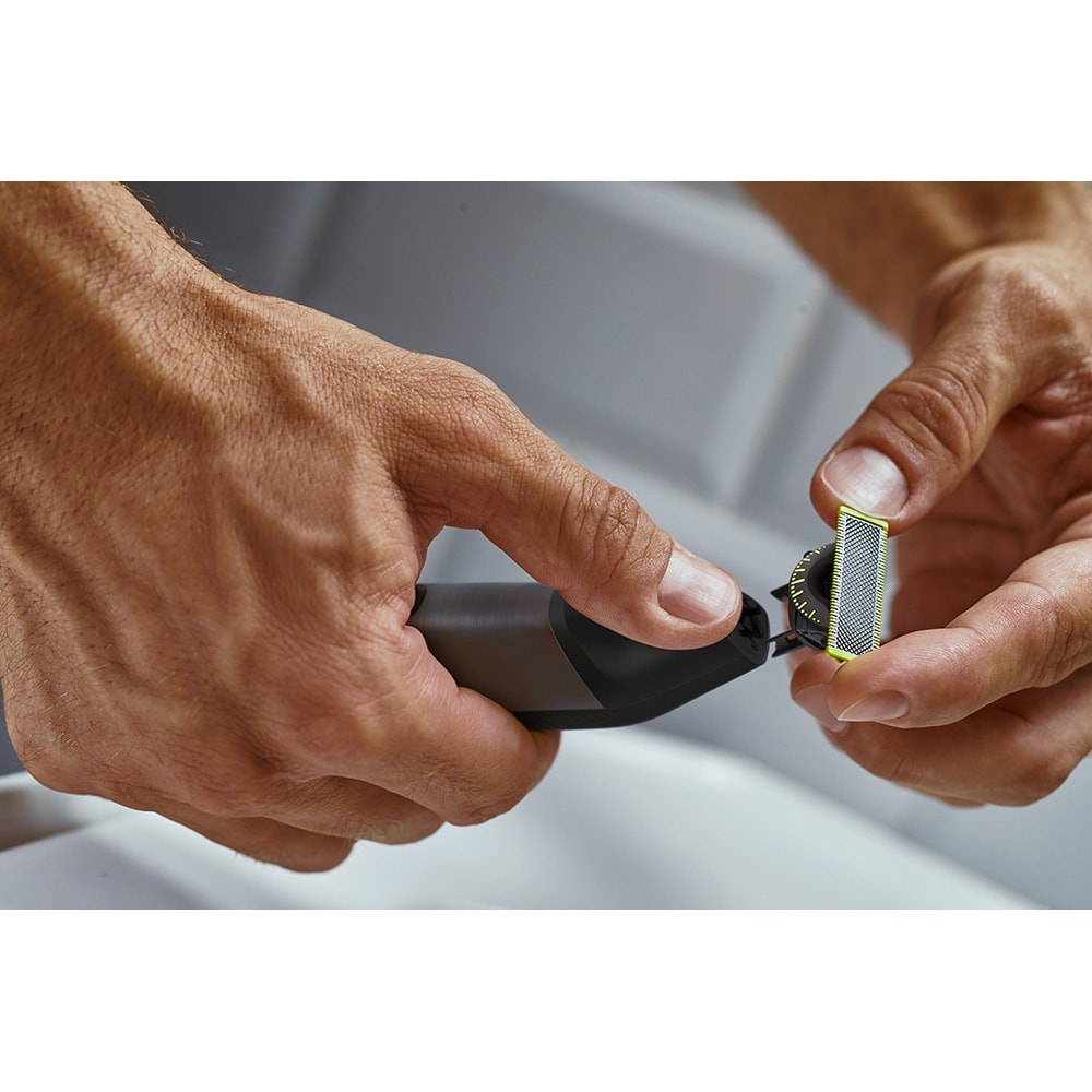 Aparat hibrid de barbierit, tuns barba si parul corporal PHILIPS Oneblade Pro 360 QP6551/17, acumulator, 120 min autonomie, crom