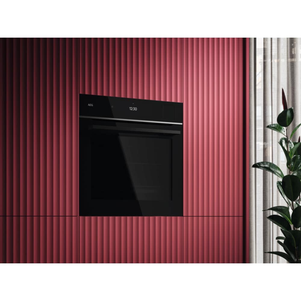 Cuptor incorporabil AEG TP9SB831AB, Electric, SteamPro, Autocuratare cu abur, 70 l, Clasa A++, Wi-Fi, negru