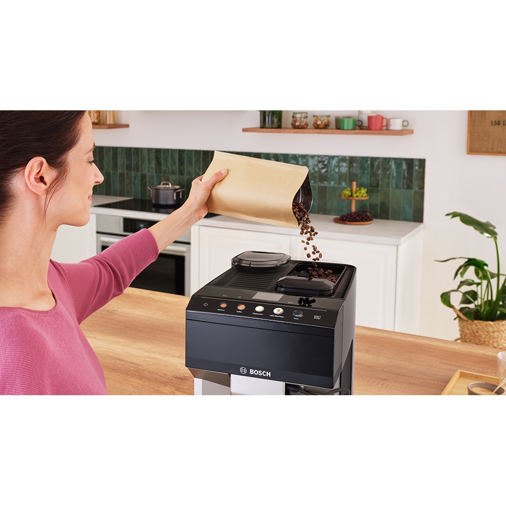 Espressor automat BOSCH Seria 4 VeroCafe TPE40307, 1,9l, 1500W, 15 bar, argintiu-negru