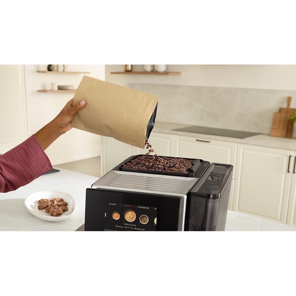 Espressor automat BOSCH Seria 8 VeroCafe TQE80703, 2.4l, 1500W, 19bar, negru