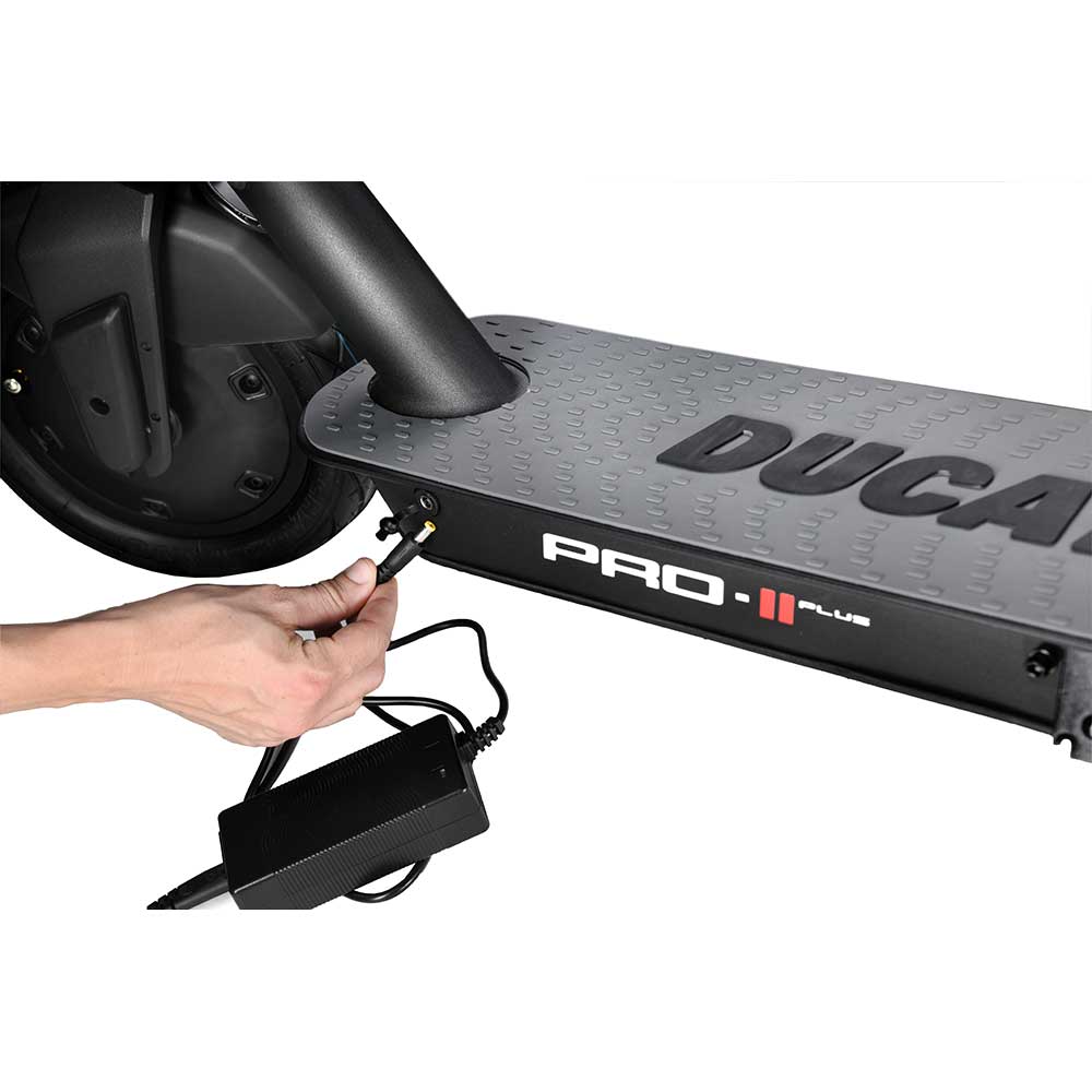 Trotineta electrica DUCATI Urban e-Mobility PRO-II PLUS, 10 inch, pliabila, negru