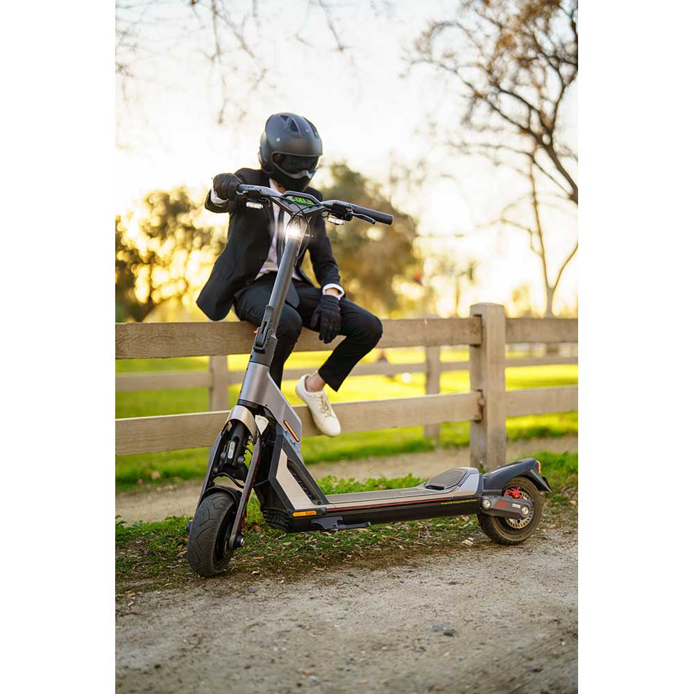 Trotineta electrica NINEBOT Segway KickScooter GT1E, 11 inch, negru