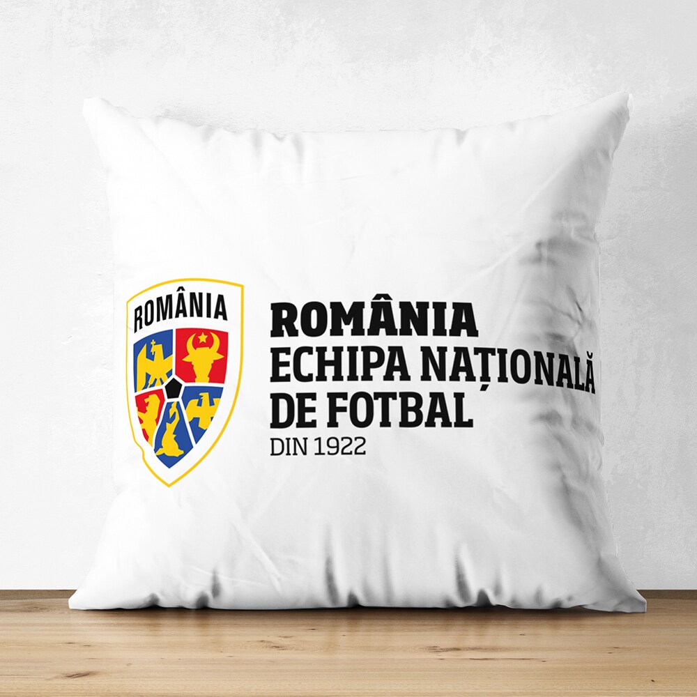 Fata de perna ECHIPA NATIONALA DE FOTBAL A ROMANIEI, 43 x 43 cm, alb