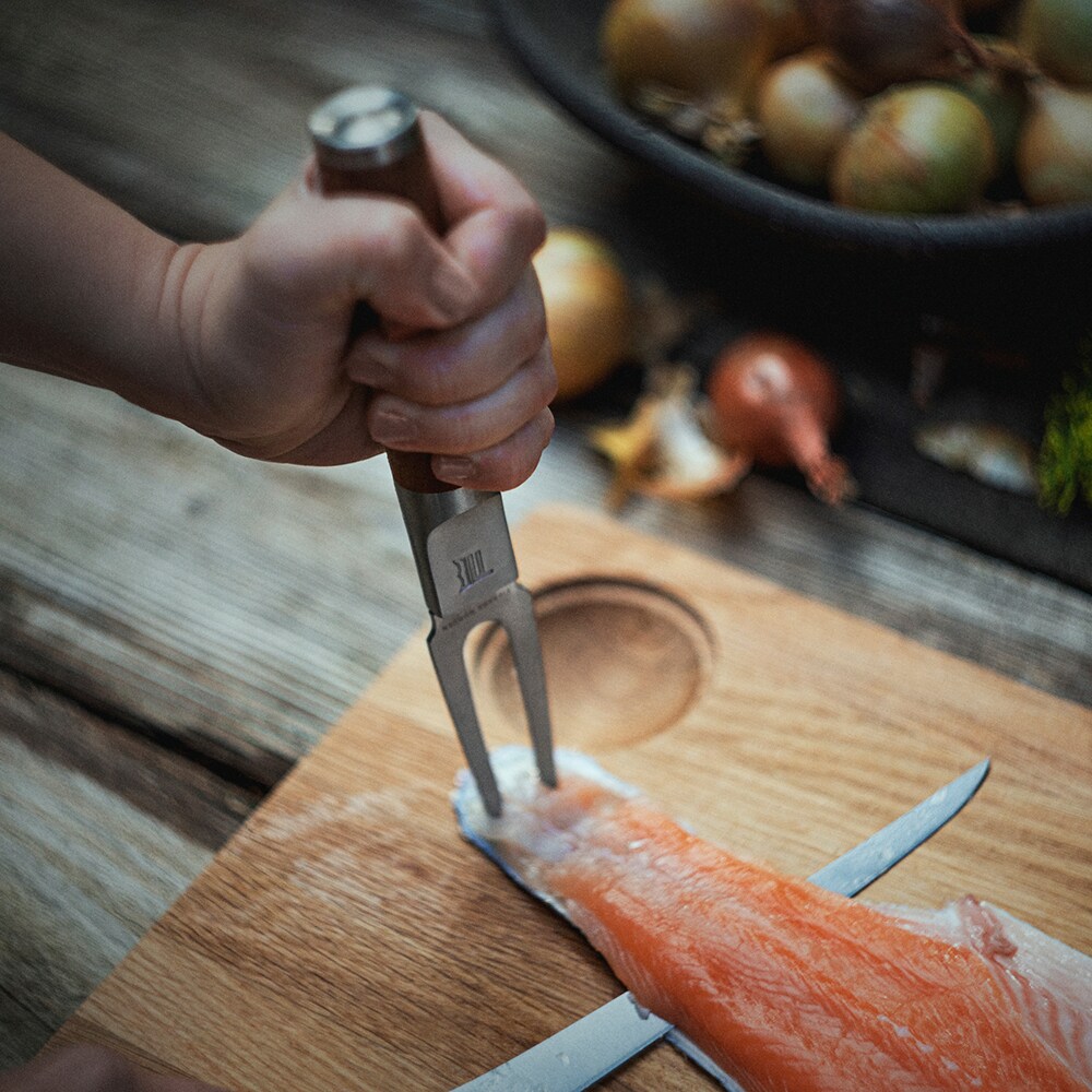 Furculita pentru peste FISKARS Norden, 25.3 cm, otel inoxidabil si lemn, argintiu/maro