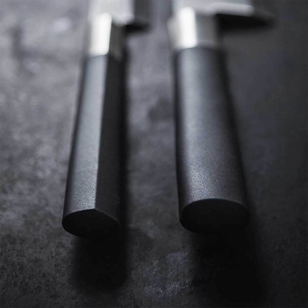 Cutit Santoku KAI Wasabi 6716S, 16.5cm, inox, negru