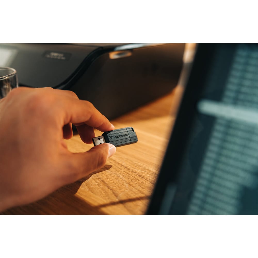 Memorie USB VERBATIM PinStripe, 64GB, USB 2.0, negru