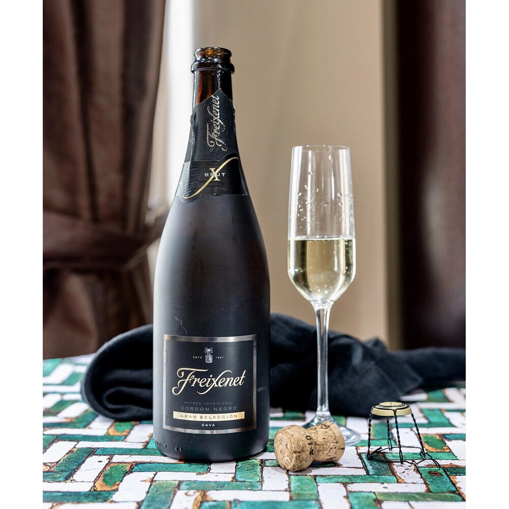 Vin spumant Cava alb Freixenet Cordon Negro, 0.75L