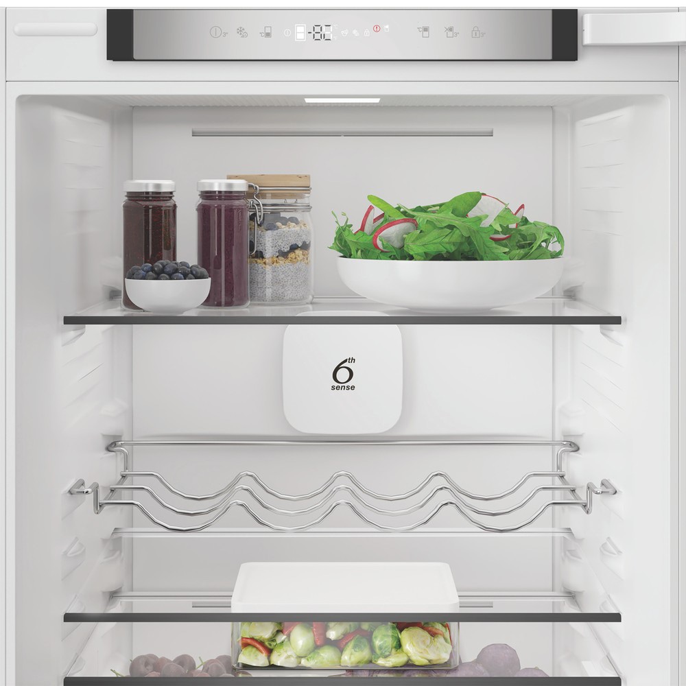 Combina frigorifica incorporabila WHIRLPOOL WHK2 5292 B4E, No Frost, 6th Sense, 270 l, H 177.5 cm, Clasa E