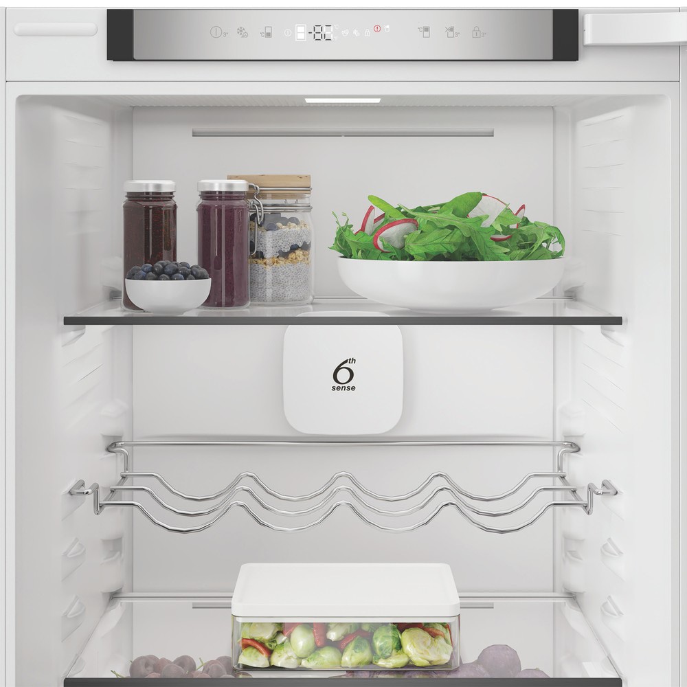 Combina frigorifica incorporabila WHIRLPOOL WHK2 5293 B5E, No Frost, 6th Sense, 270 l, H 177.5 cm, Clasa D