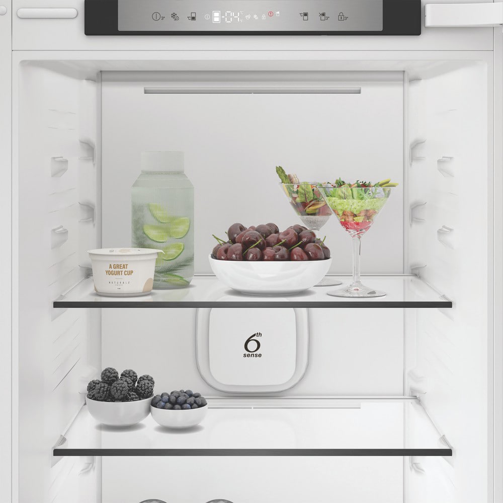 Combina frigorifica incorporabila WHIRLPOOL WHK2 5322 B4E, No Frost, 6th Sense, 300 l, H 193.5 cm, Clasa E
