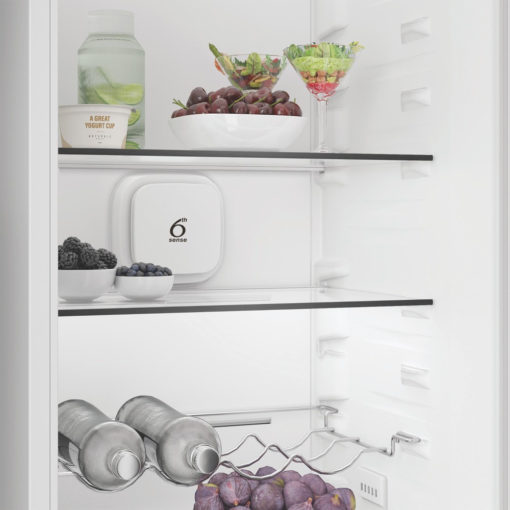 Combina frigorifica incorporabila WHIRLPOOL WHK2 5322 B4E, No Frost, 6th Sense, 300 l, H 193.5 cm, Clasa E