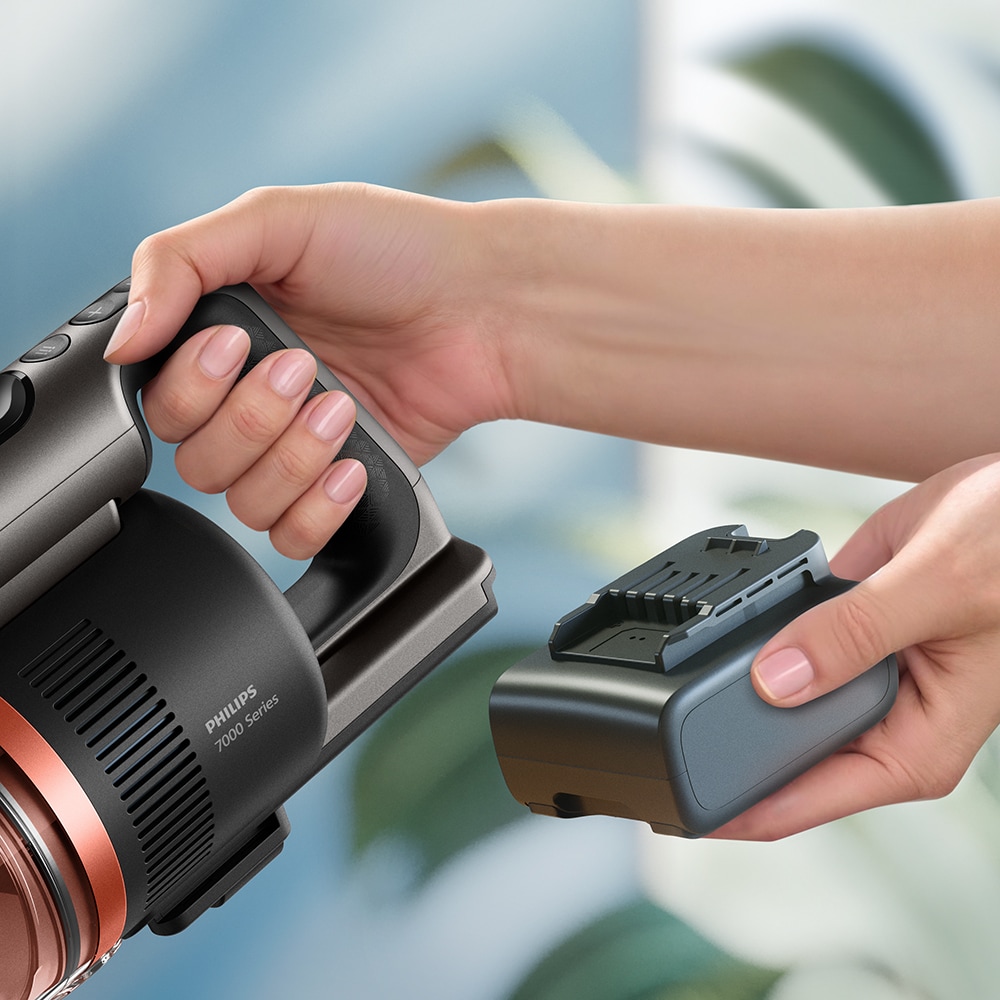 Aspirator vertical PHILIPS Seria 7000 Aqua XC7163/01, 0.6l, 25.2 V, autonomie max 80 min, Modulul Aqua, negru-albastru