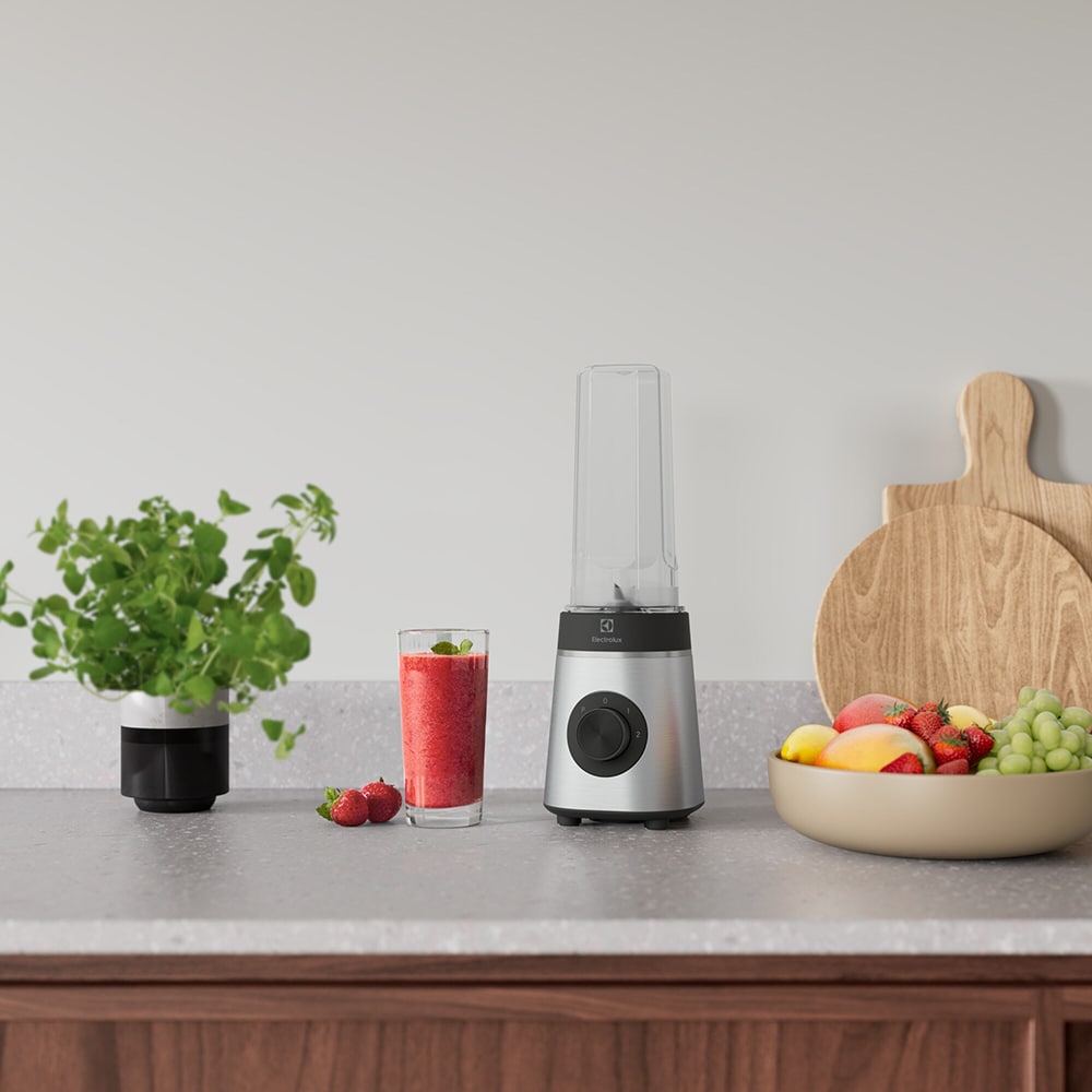 Blender ELECTROLUX Sport Compact E4CB1-6ST, 0.6l, 350W, 2 trepte viteza, argintiu-negru