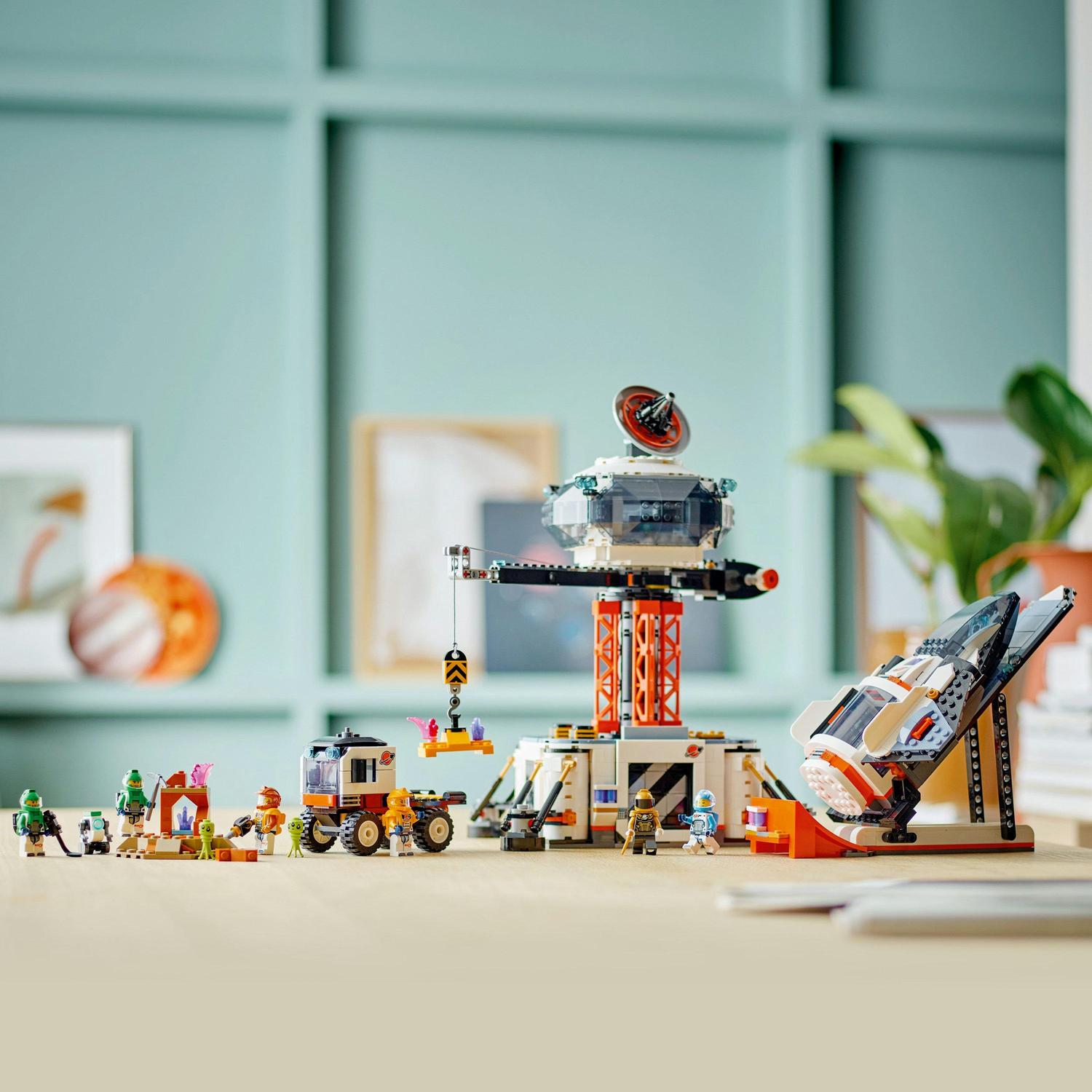 LEGO City: Baza spatiala si platforma de lansare a rachetei 60434